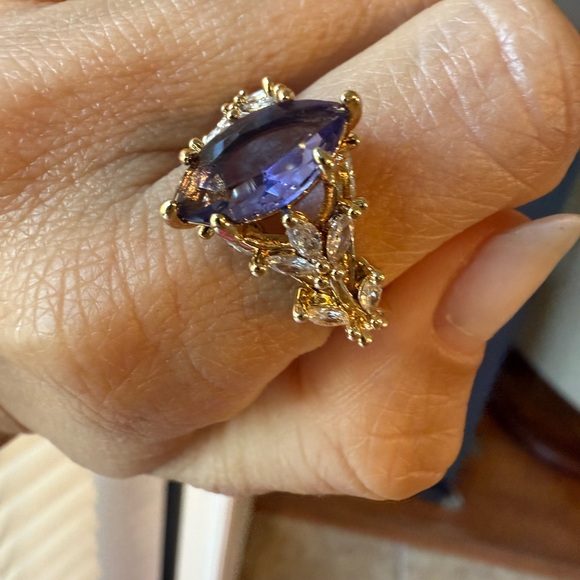 Elegant Gold and Purple Gemstone Ring 7, 8 - Picture 2 of 6